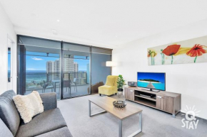 Circle on Cavill – 1 Bedroom Ocean Spa Unit, Surfers Paradise